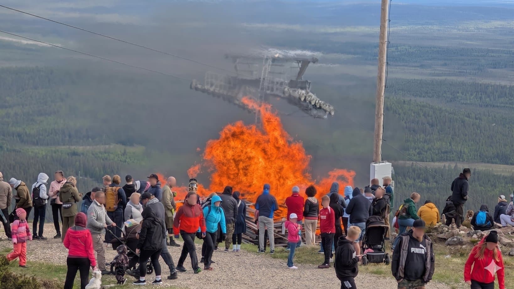 Midsummer in Levi 2026: Mountain Bonfires and Cottage Life Under the Midnight Sun